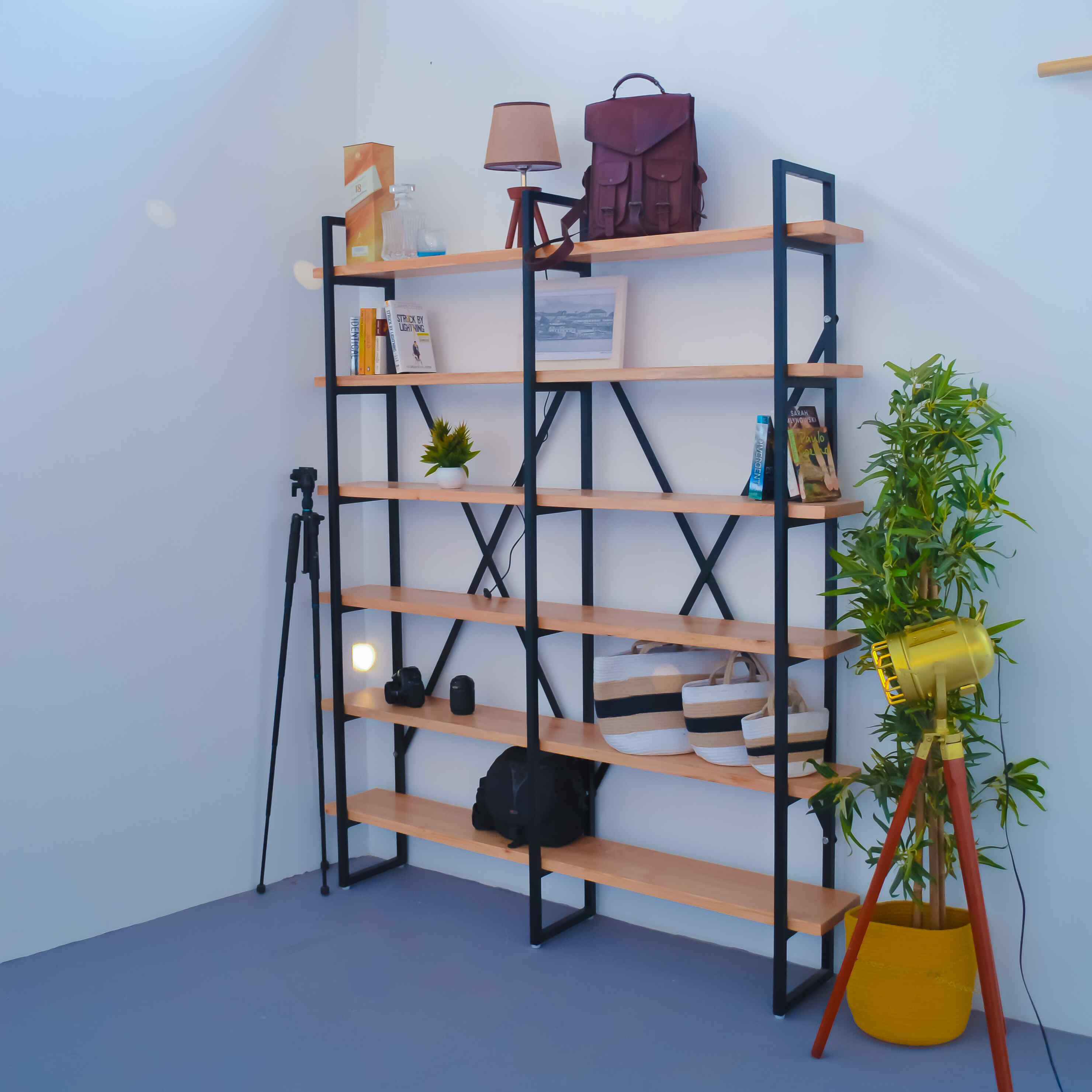Lakpa Shelves